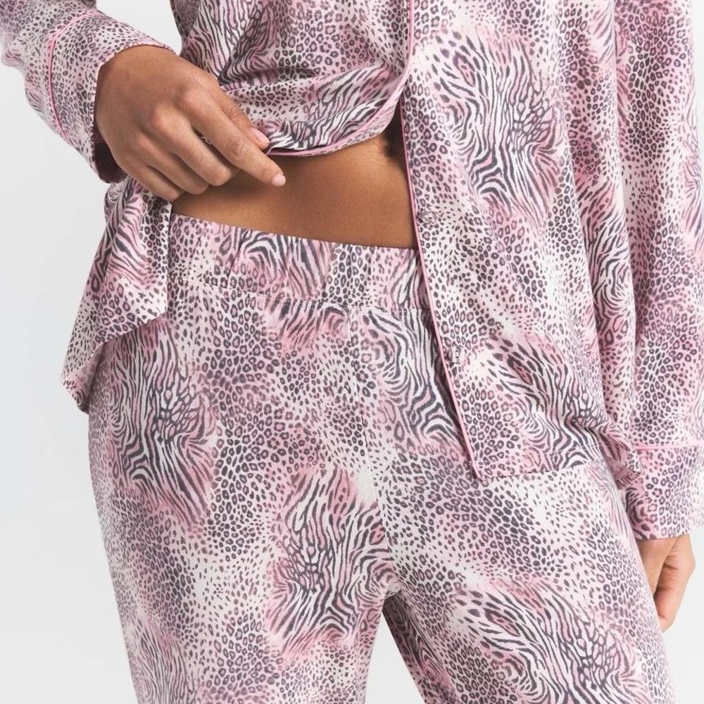 SKIMS Extra Cozy PJ Set / NWT / Multiple Sizes Available - Picture 3 of 8